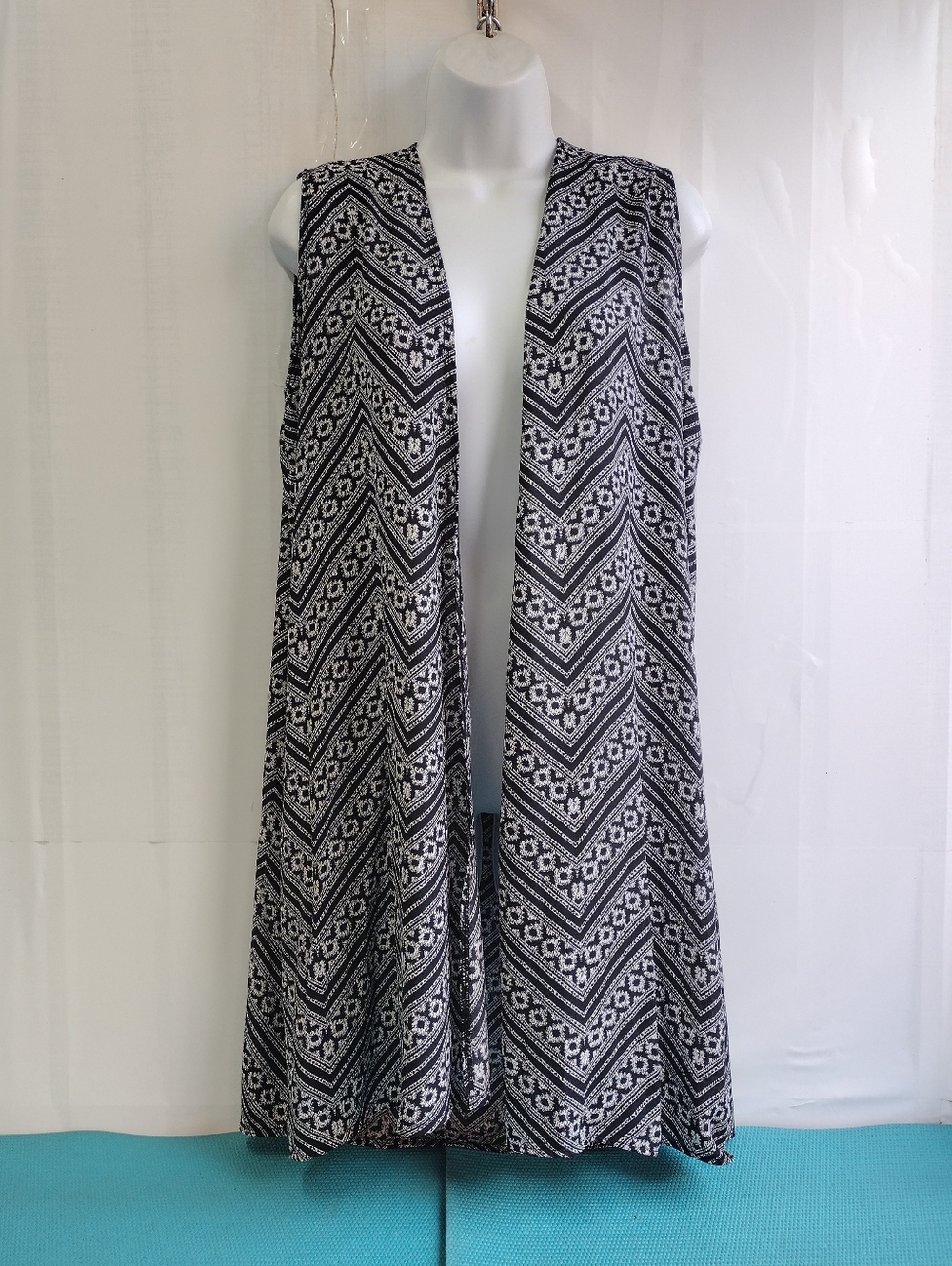 LuLaRoe Women's Open Front Long Cardigan Lightweight Size M